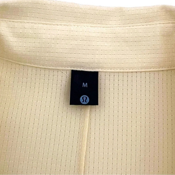 Lululemon Airing Easy Short Sleeve Button Down Shirt Light Yellow Athleisure M - Picture 7 of 8